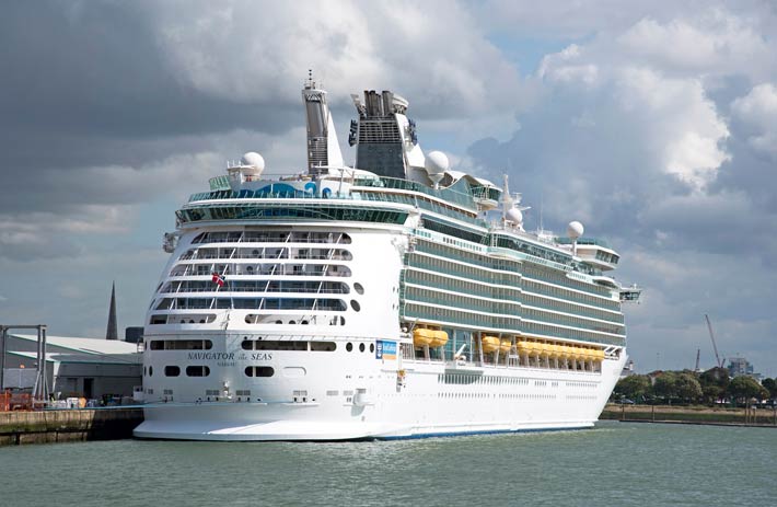 Kreuzfahrtschiff in Großbritannien
