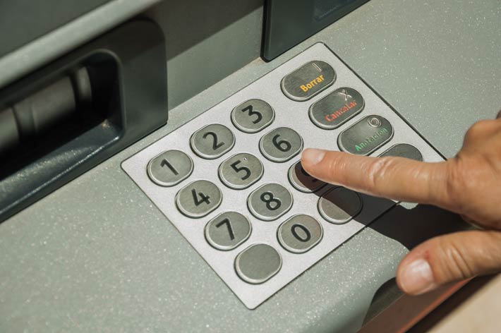 Vorsicht im Umgang mit Geldautomaten