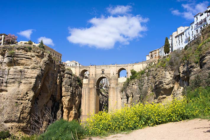 Ronda ist von der Schlucht El Tajo umrandet